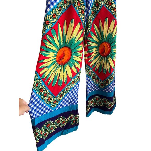 Vintage 1960’s flare flower pants size small with blue checkers - Picture 2 of 12